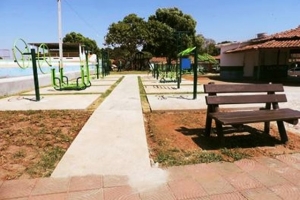 foto academia ao ar livre