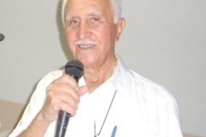 Dr. Daphnis Oliveira