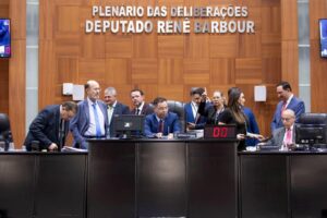 Sessão plenária da AL MT, realizada nesta quarta-feira (09.10) - Foto por: ANGELO VARELA / ALMT