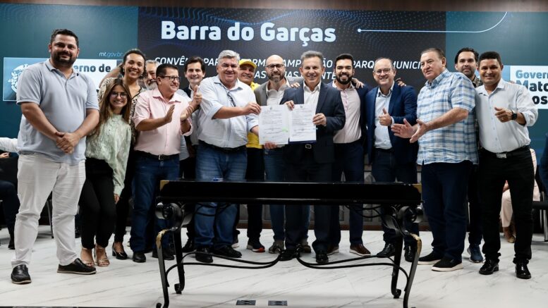Barra do Garças firma convênio para construção de calçadas no Nova Barra, no São José e no Vila Maria