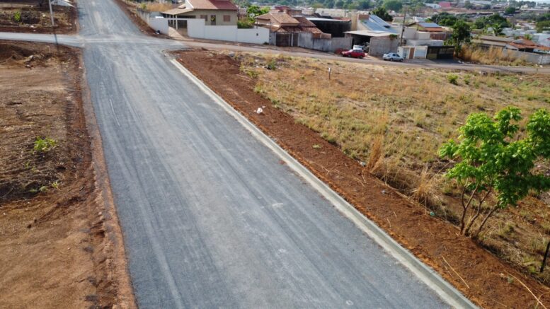 Vias em pavimentação no Nova Barra recebem sistema de drenagem para evitar alagamentos